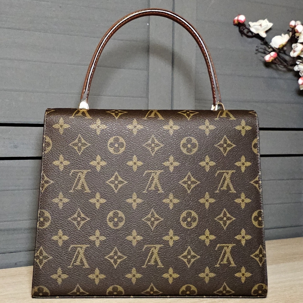 Authentic LOUIS VUITTON Malselv Monogram Handbag - Picture 2 of 12